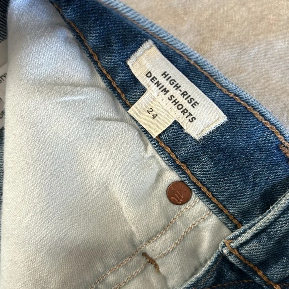 Madewell •buttoned fly